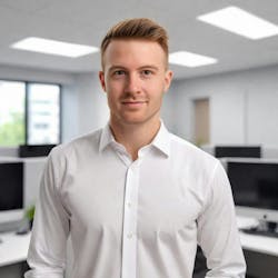 6627c73c29b752001ec9677f Zc Headshot